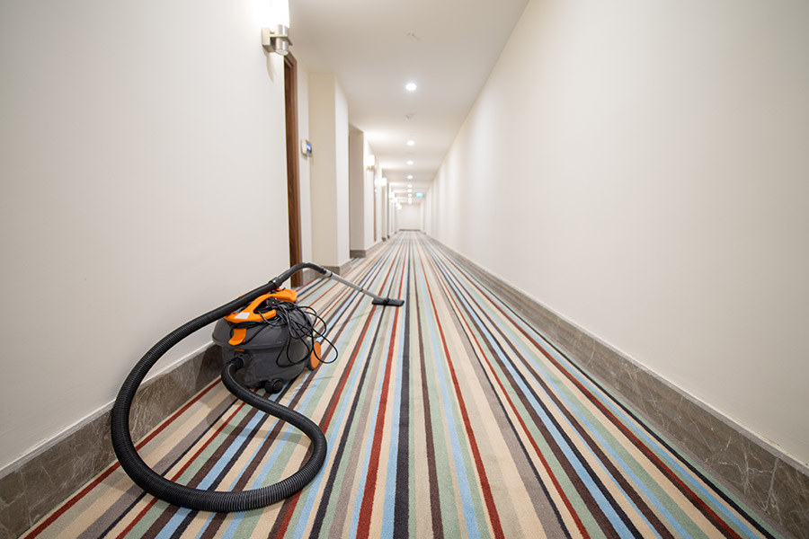 vacuum_hallway_900x600